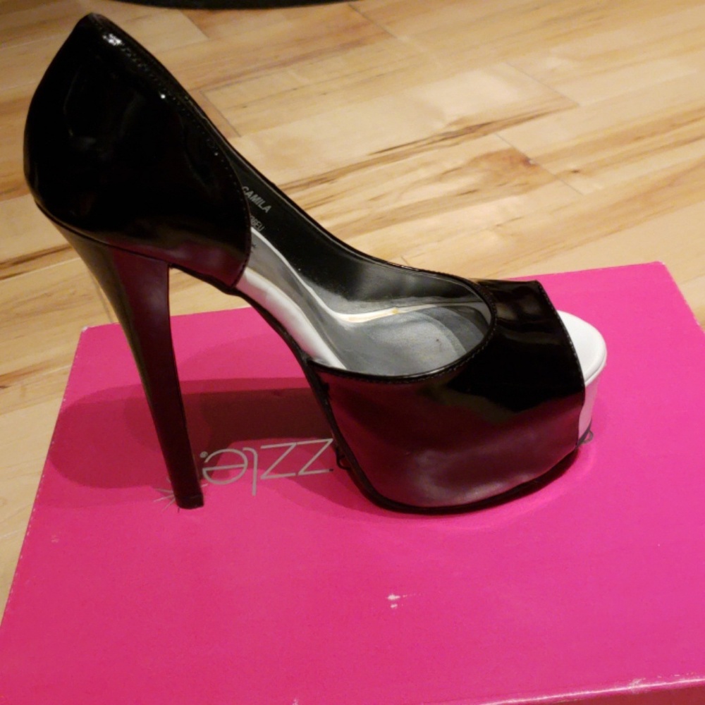Shoedazzle Camila Heels